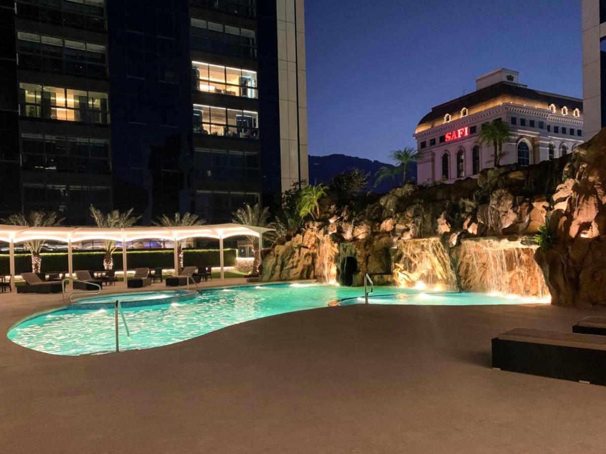 Safi Royal Luxury Metropolitan Hotell San Pedro Garza Garcia Exteriör bild The pool at the Fontainebleau