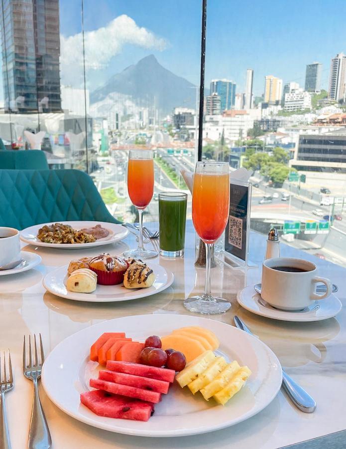 Safi Royal Luxury Metropolitan Hotell San Pedro Garza Garcia Exteriör bild Breakfast at the 360° Restaurant