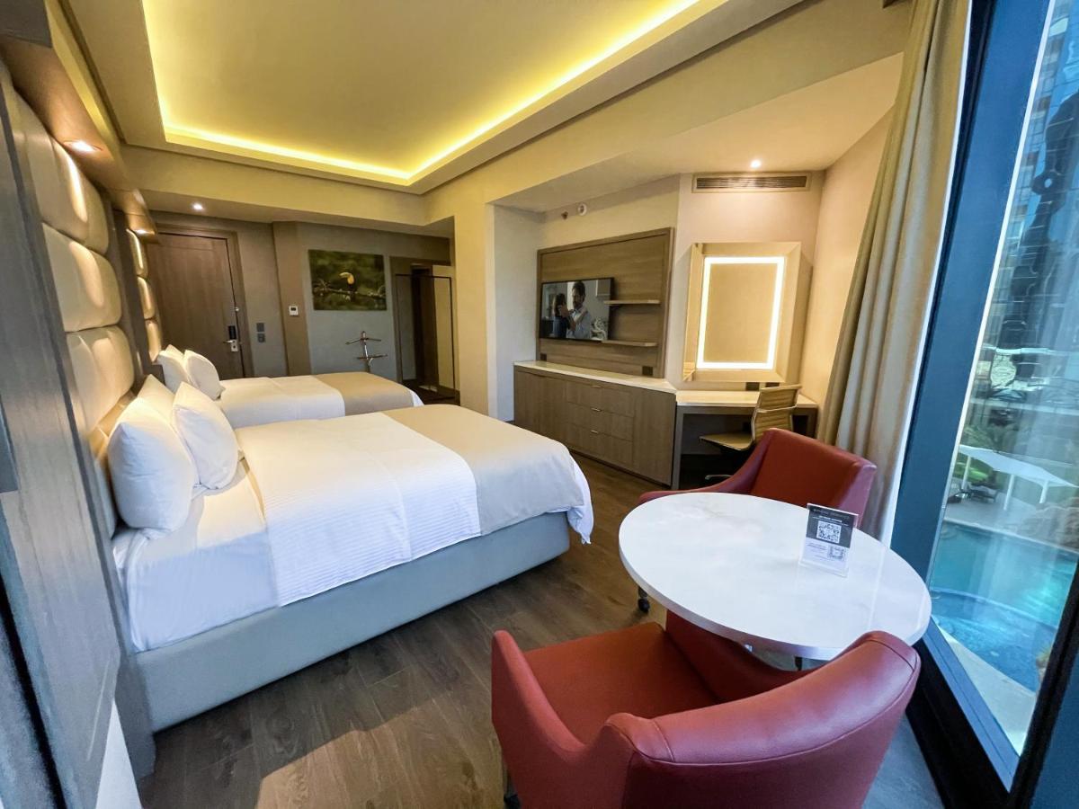Safi Royal Luxury Metropolitan Hotell San Pedro Garza Garcia Exteriör bild A room at the hotel