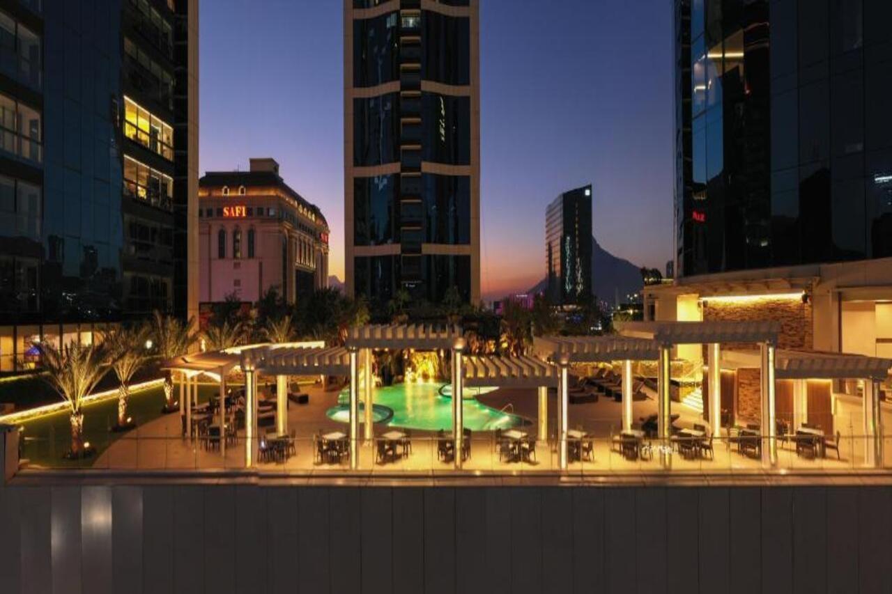 Safi Royal Luxury Metropolitan Hotell San Pedro Garza Garcia Exteriör bild The pool at the Ritz-Carlton, Mexico City